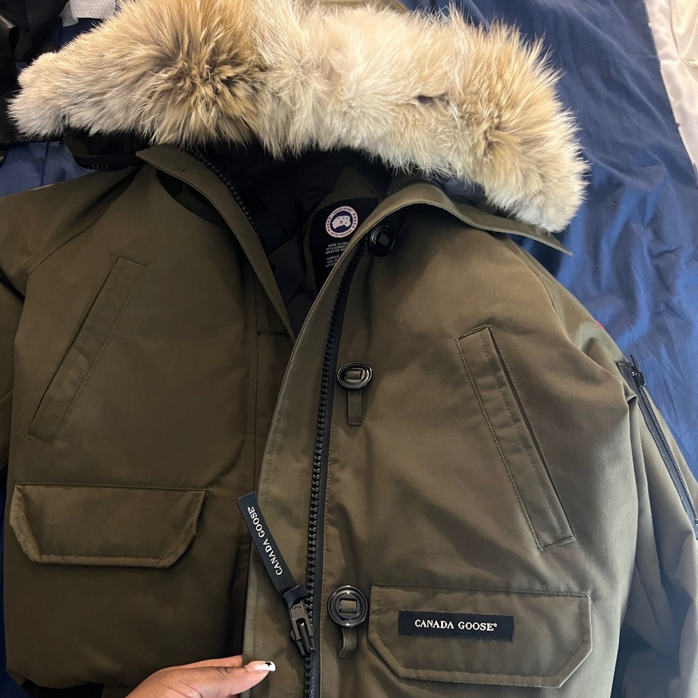 Canada Goose Chilliwack Bomber Parka Jacket Green Women’s